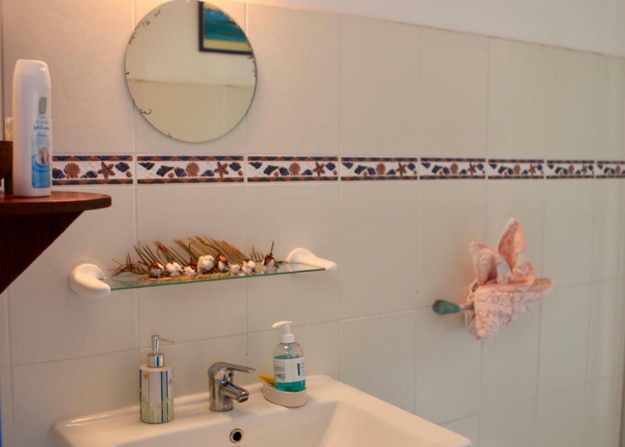 Bed & Breakfast 6 Suites Piscine Et Plage Pointe Faula Le Vauclin Exterior photo