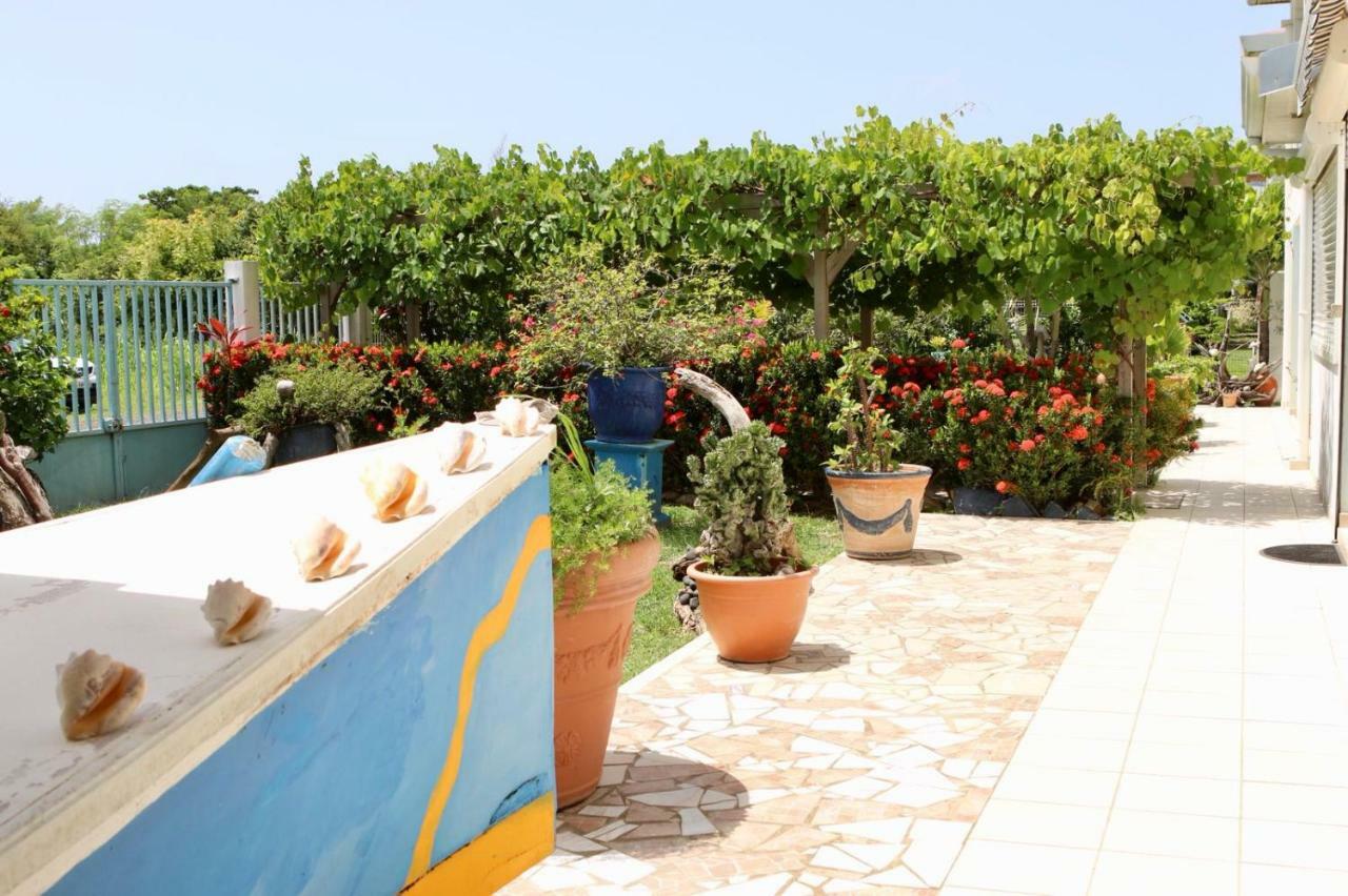 Bed & Breakfast 6 Suites Piscine Et Plage Pointe Faula Le Vauclin Exterior photo
